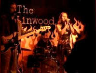 Leigh plays live at the Linwood